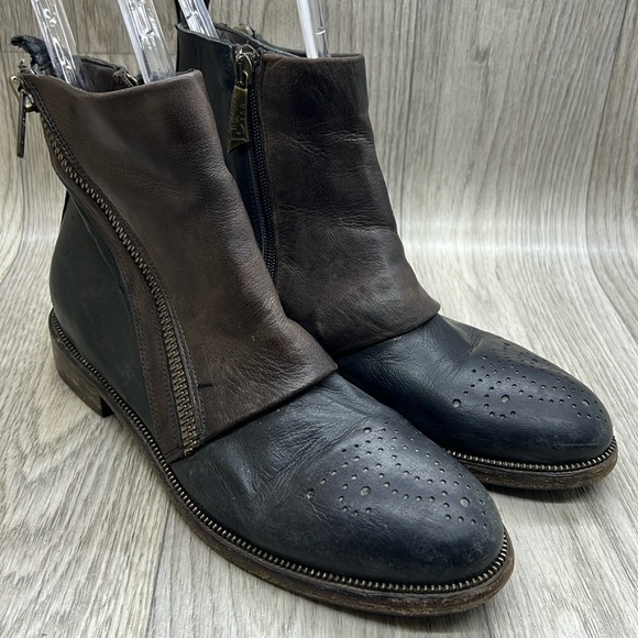 LA BOTTEGA DI LISA Blk & Brn Ankle Boots - Picture 1 of 11